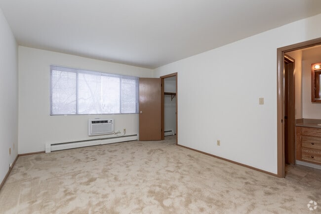 2BR, 1BA - Whitnall Gardens Apartments