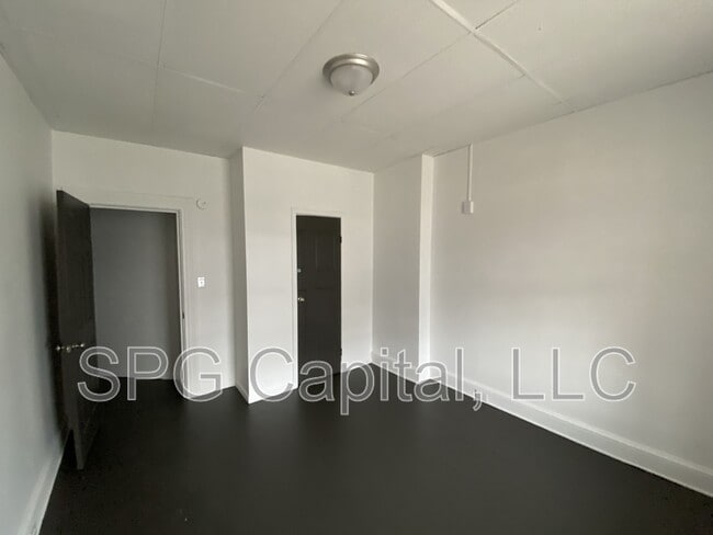 Photo - 254 Roosevelt Ave Unit 1