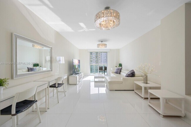 Photo - 19370 Collins Ave Unit 916