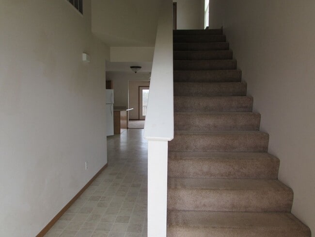 Photo - 7616-MF2-E4 Unit A