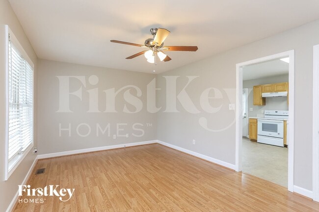 Photo - 425 Kellywood Ct