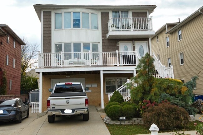 Building Photo - 450 Jefferson Ave