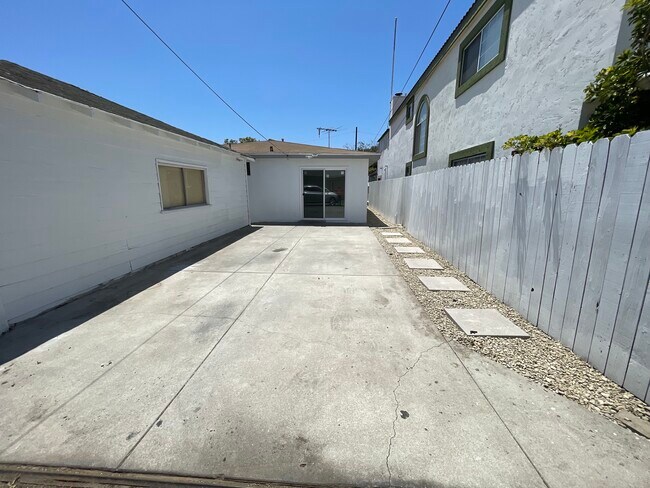 Photo - 4331 W 159th St Unit 2