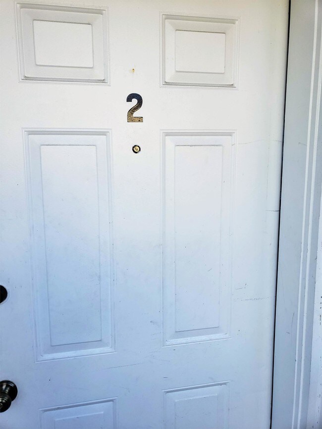 Photo - 1108 E Maryland St Unidad 2