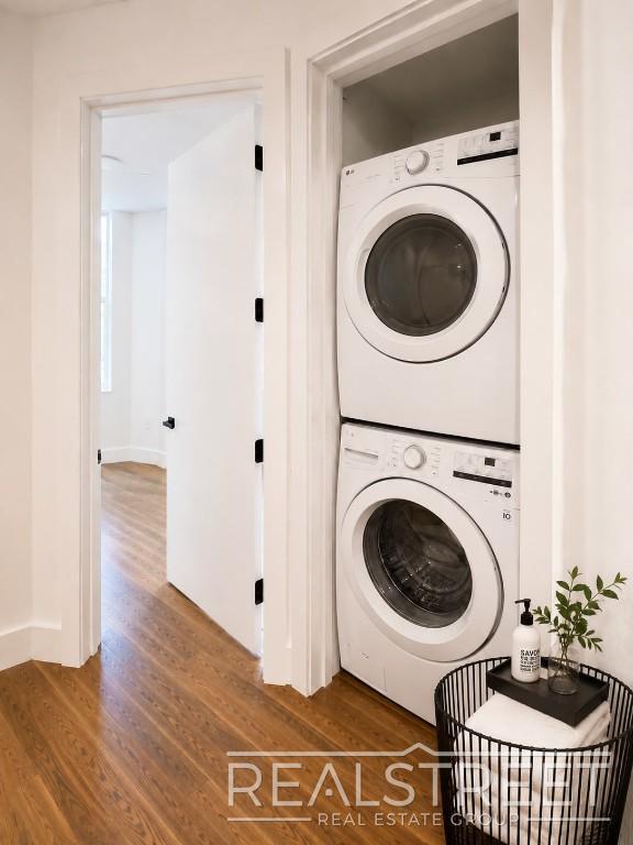 Photo - Modern Two-Bedroom with In-Unit Laundry and G Train Access — Available September 1 Unit 3B