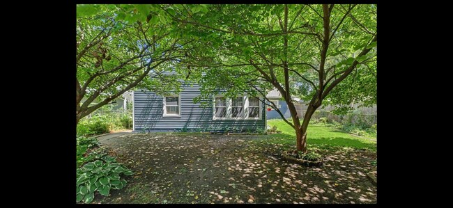 1103 S Cottage Grove Ave