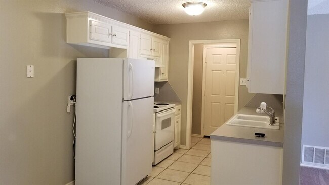 Photo - 2405 87th St