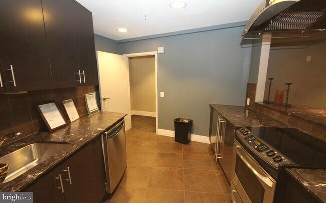 Photo - 525 N Fayette St Unidad 304