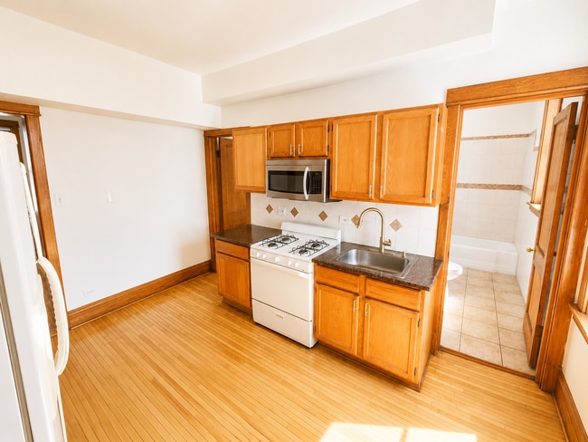 Photo - 1946 N Kimball Ave Unidad # 02