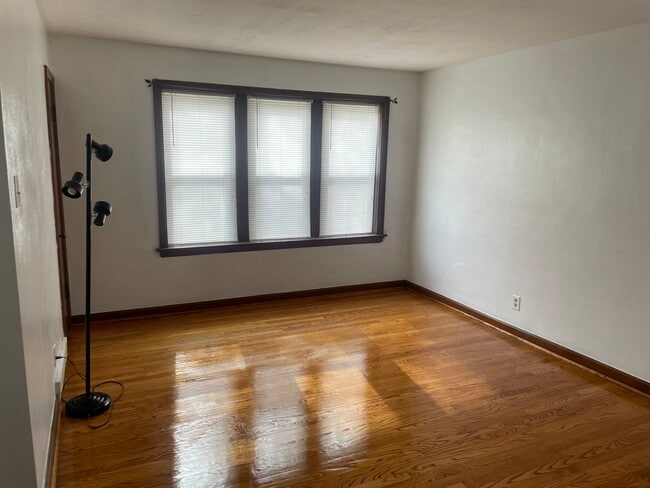 Building Photo - 6219 Eichelberger St Unit 6221A