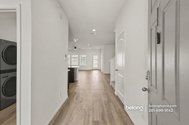 Photo - 21427 Hawthorne Pr Dr