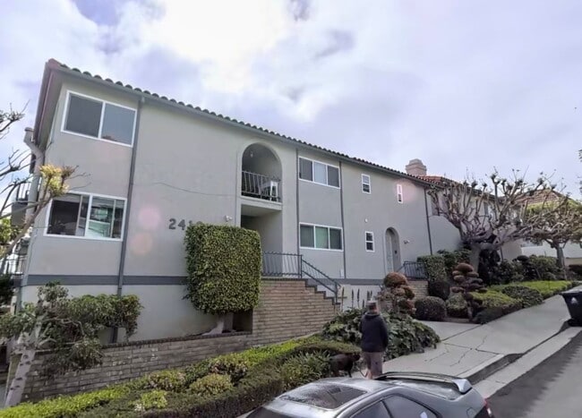 Building Photo - SP2410 Unit #2