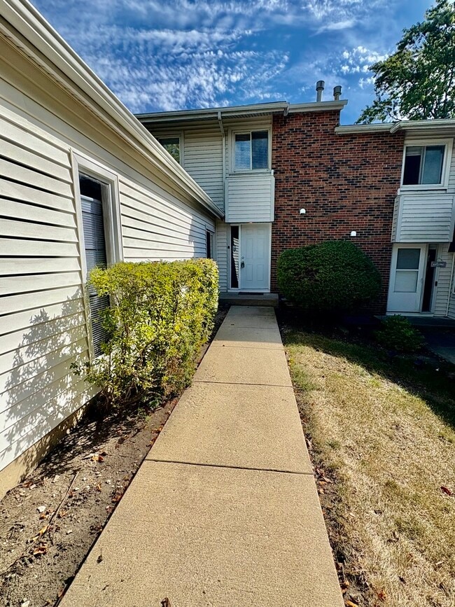 Photo - 207 Walker Dr