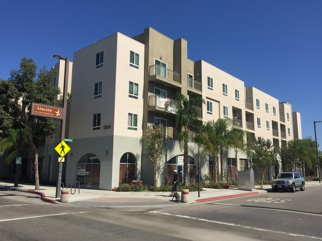 Hollydale Plaza Apartments