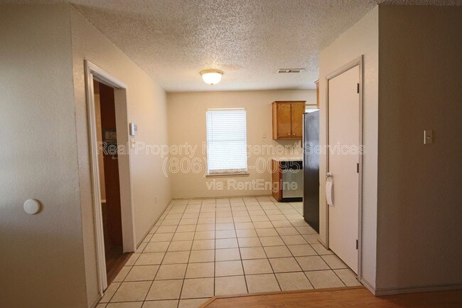 Photo - 8606 Avenue V