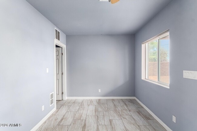 Photo - 1636 E Whitton Ave