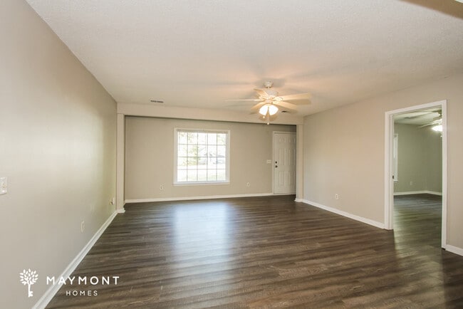 Photo - 10 Market Hall Ct