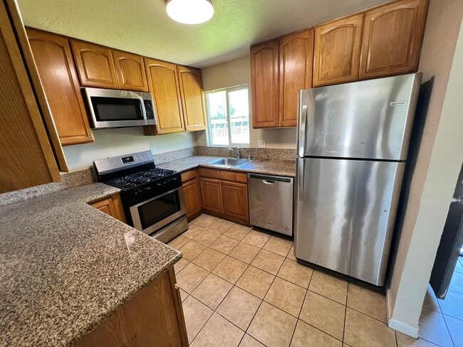 Photo - Great looking duplex, plenty of room, and ...