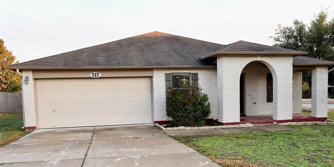 Photo - 317 Leanne Dr