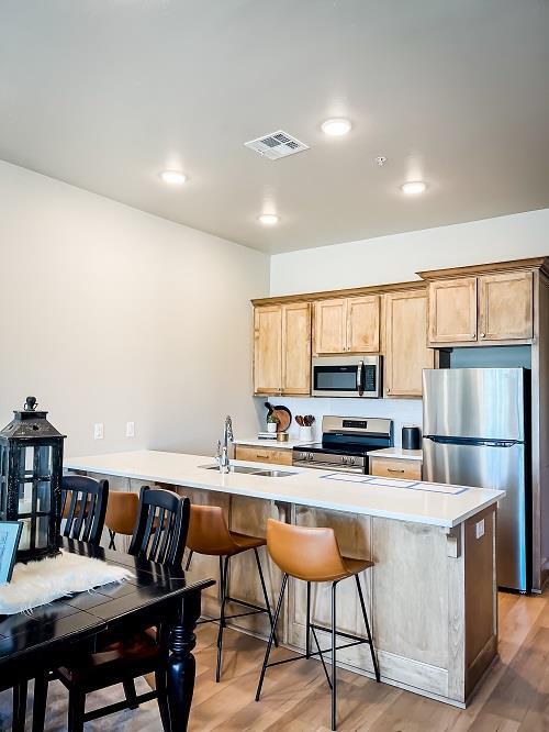 Photo - 222 McCullough St