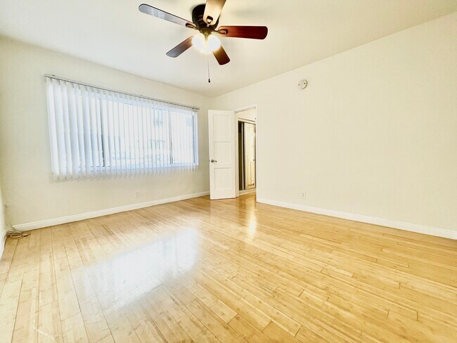 Photo - 2589 S Sepulveda Blvd Apartment Unit 3