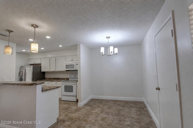 Photo - 283 E Towne Pl