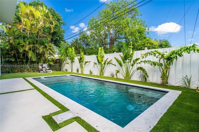 Photo - 424 NW 43rd St