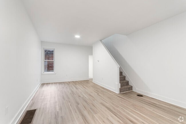 Building Photo - 5321 Ogden St Rental