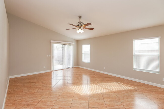 Photo - 631 N Williams St