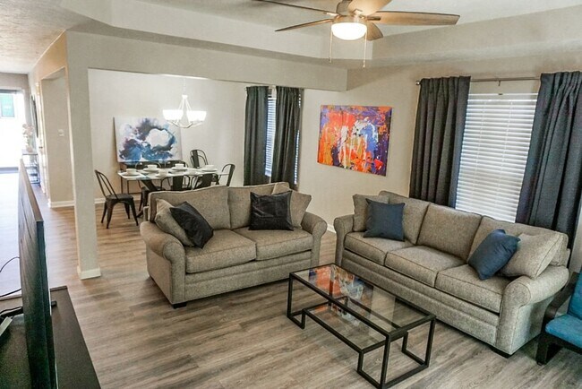 Photo - 2026 Glennfield Ln