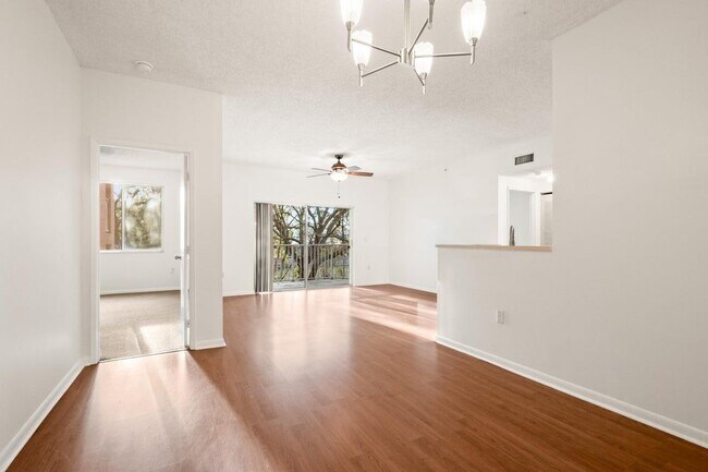 6960 SW 39th St Unit E205