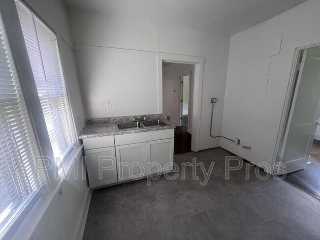 Photo - 3138 N 11th St