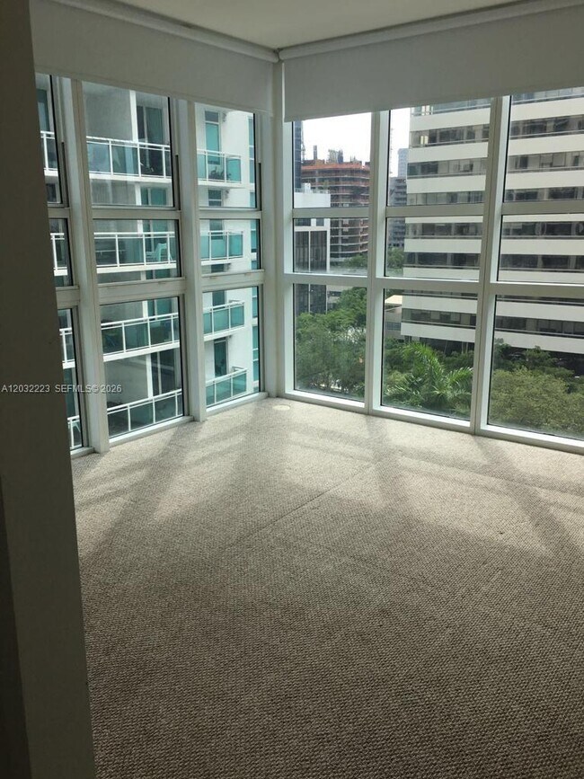 Photo - 950 Brickell Bay Dr Unidad 701