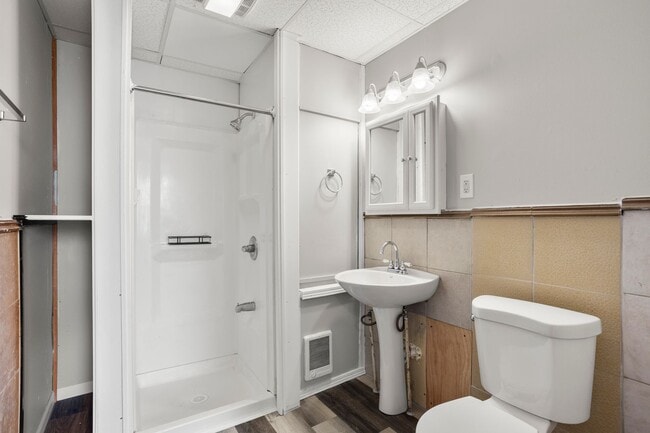 Photo - 1100 N Van Buren St Apartamento Unidad 2 - Lower Back