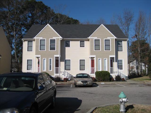 Building Photo - 2032 Elmhurst Ln Rental
