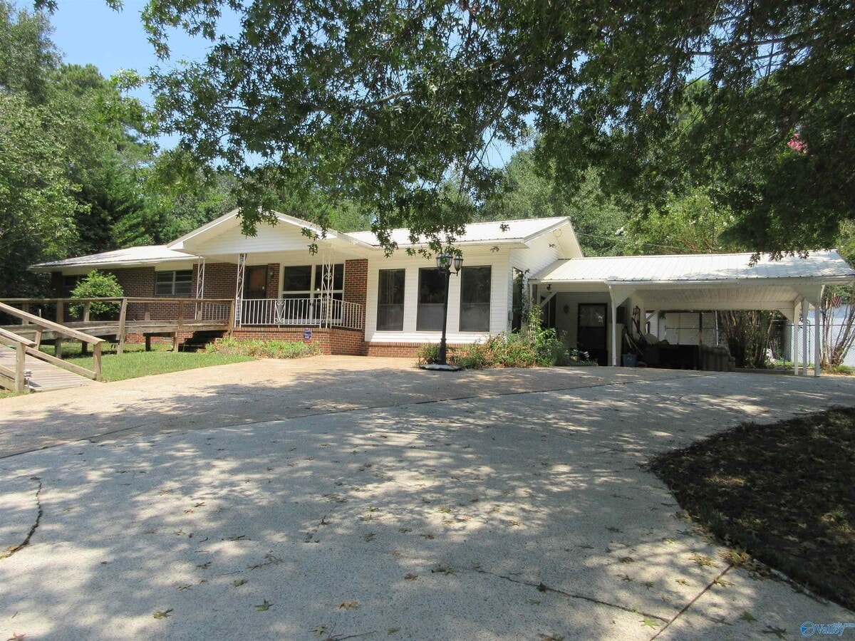 Photo - 279 Winn Rd