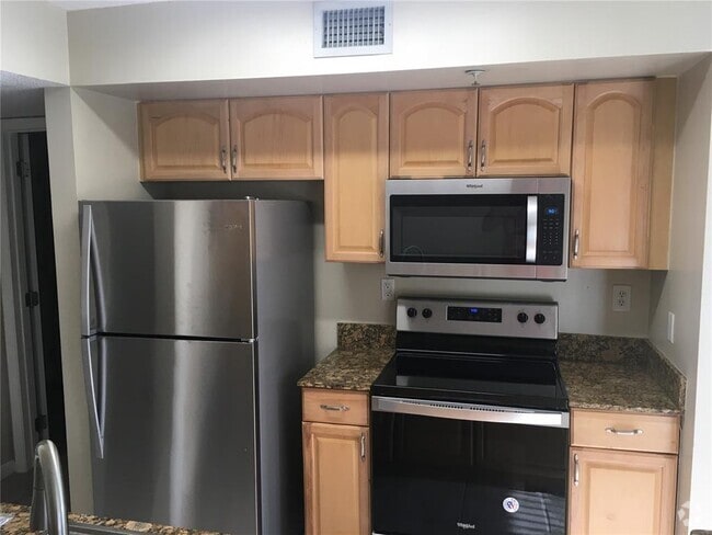 Building Photo - 2600 S University Dr Rental