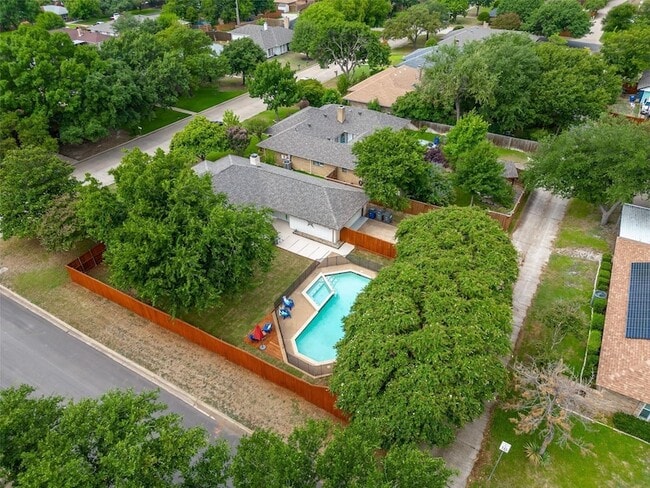 Photo - 709 Thoreau Ln