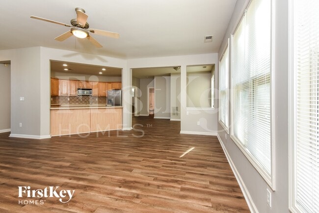 Photo - 3075 Highgreen Trail