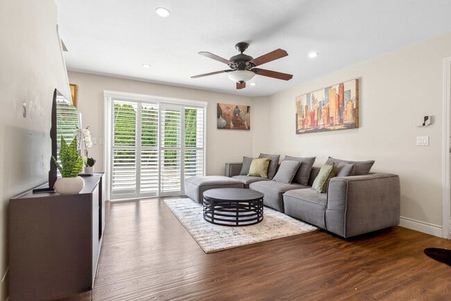 8470-142A 142a St Unit SI ID1569585P