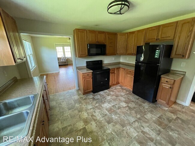 3 br, 1 bath House - 10005 Green Bay RD - 3 br, 1 bath House - 10005 Green Bay RD