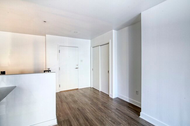 Photo - 9675 Av. Papineau Unit 127