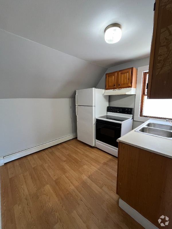 Building Photo - 283 River St Unit 4 Rental