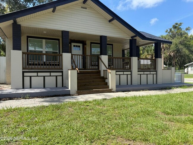 Building Photo - 823 Madison St