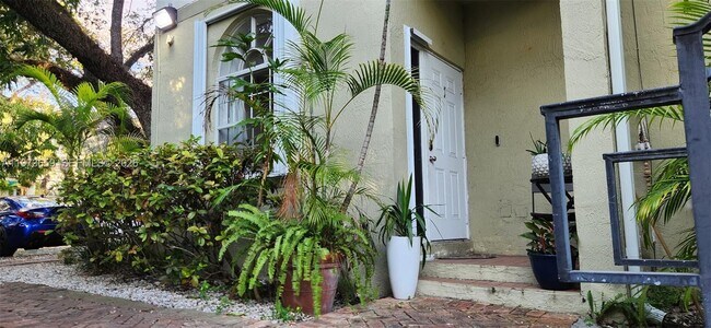 Photo - 2850 Coconut Ave Unit 7