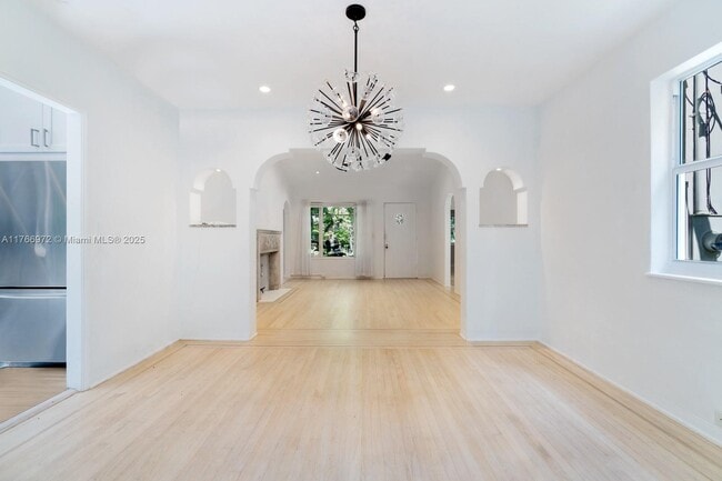 Photo - 774 NE 74th St