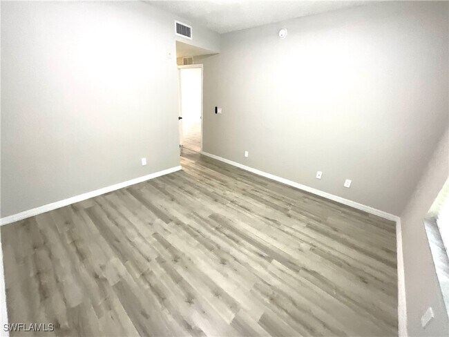 Building Photo - 8358 Bernwood Cove Loop Unit 703