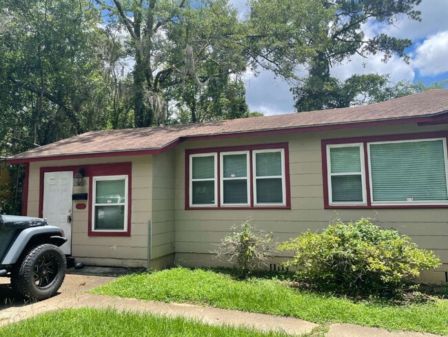 Building Photo - Great 1 bedroom near FSU