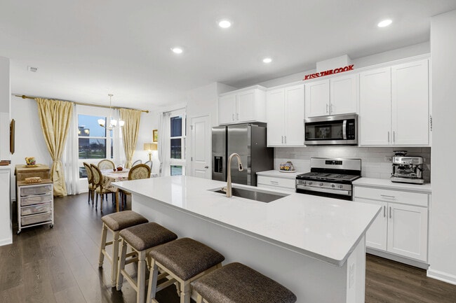 Photo - 1200 Lakepointe Dr