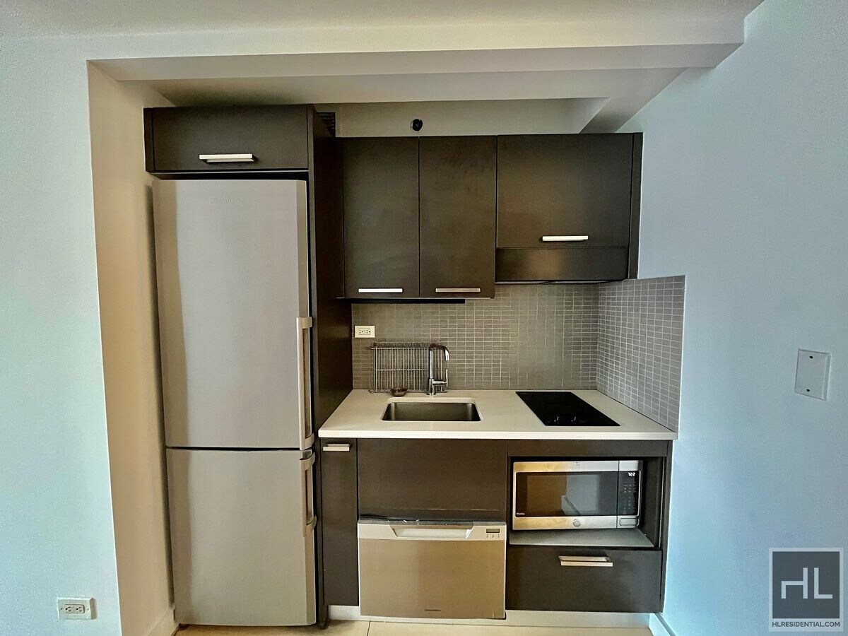 Photo - East 39th Street Unit 13C